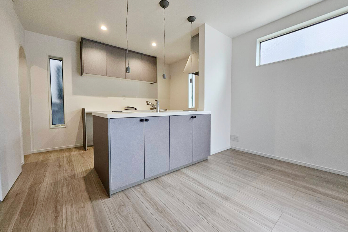 光と収納にこだわった家