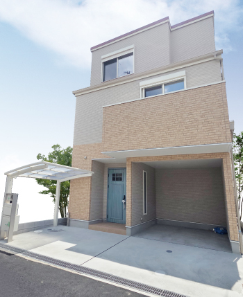 3階建スタイル外観